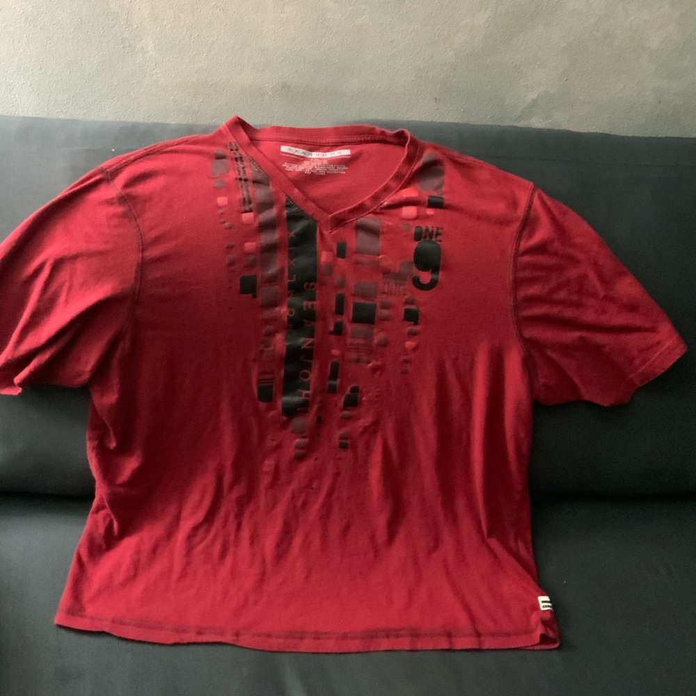 SeanJohn shirt sleeve pull over with V Neck
